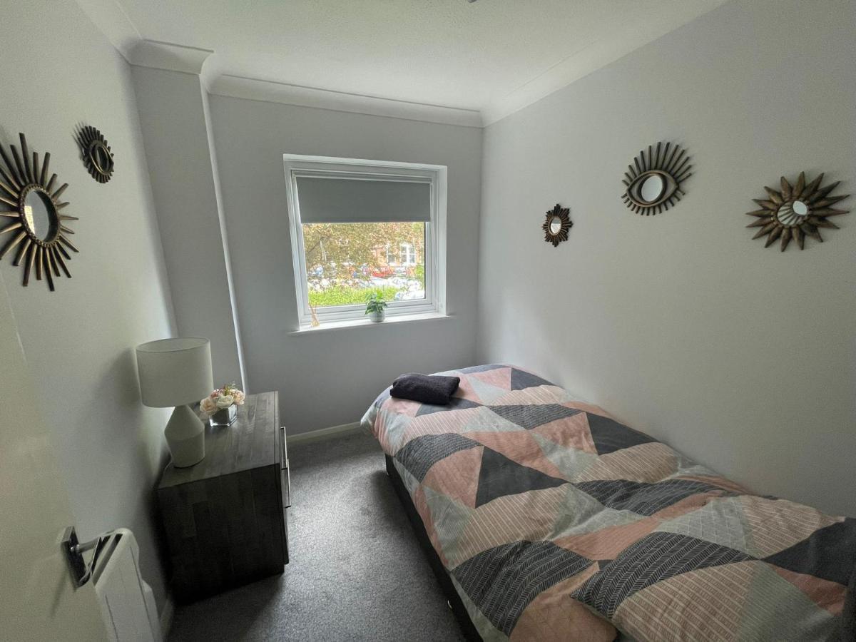 Canal Side Retreat - 2 Bedroom Apartment Heybridge  Exterior photo